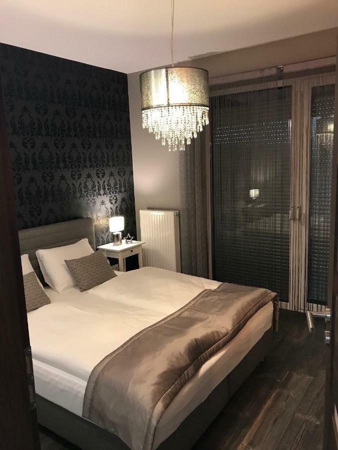 Orient Suite Sarvar Exterior photo